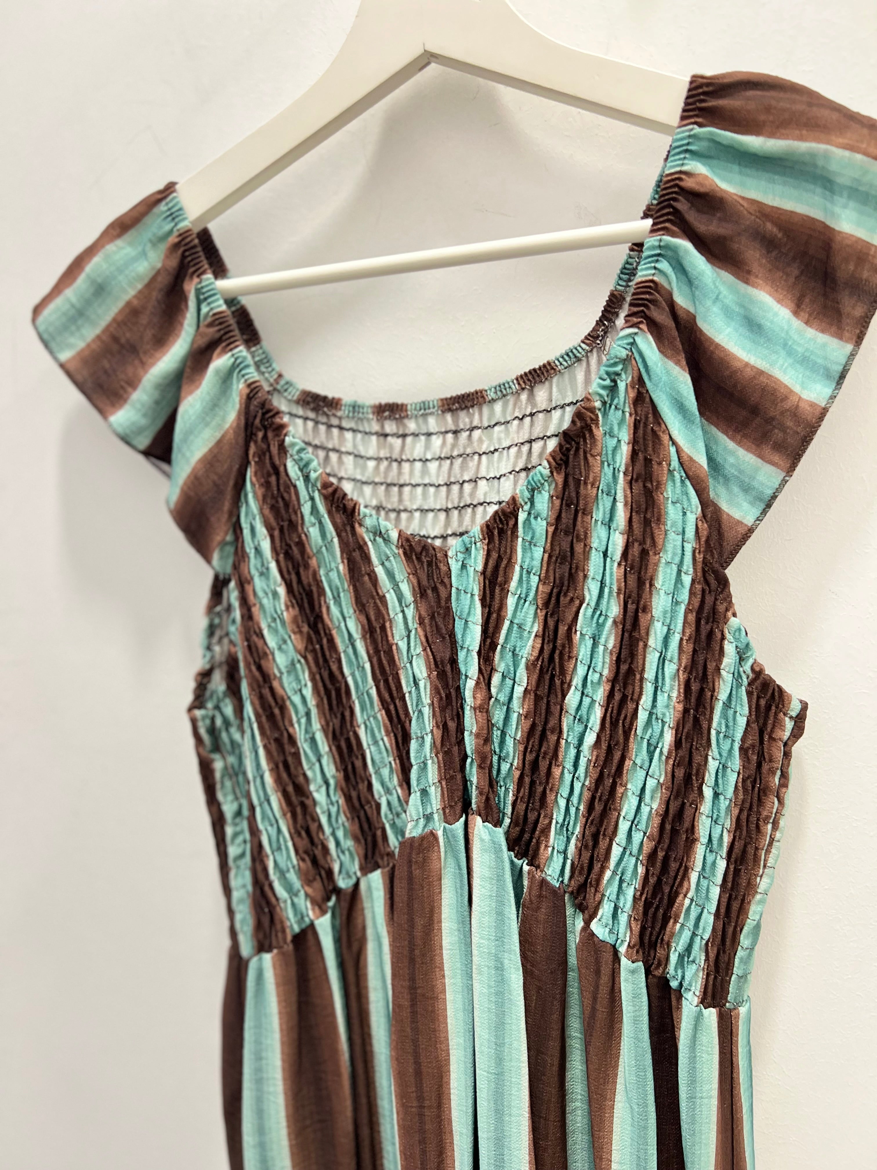 Vestido Frunce Pico