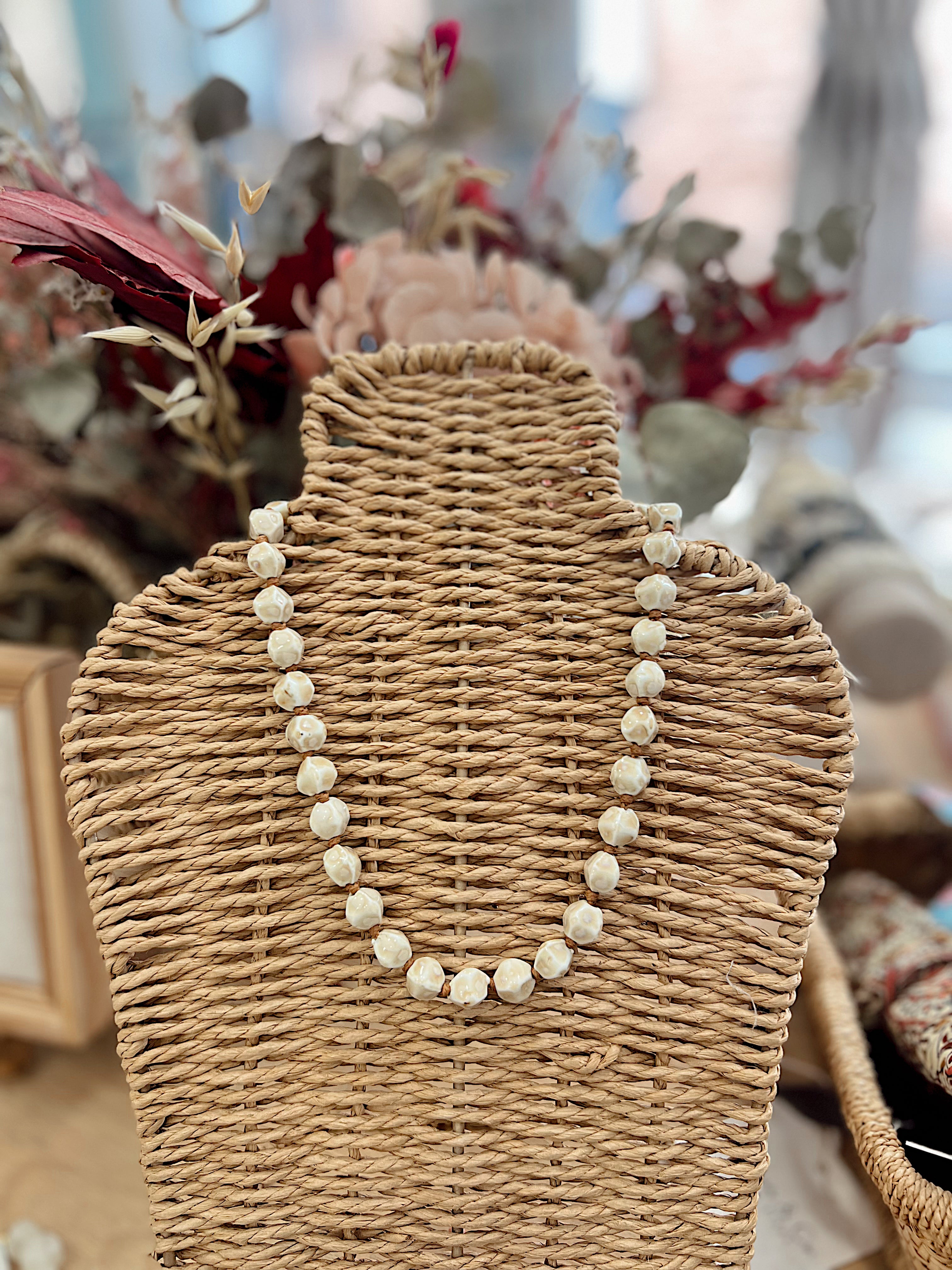 Collar Bolitas Beige