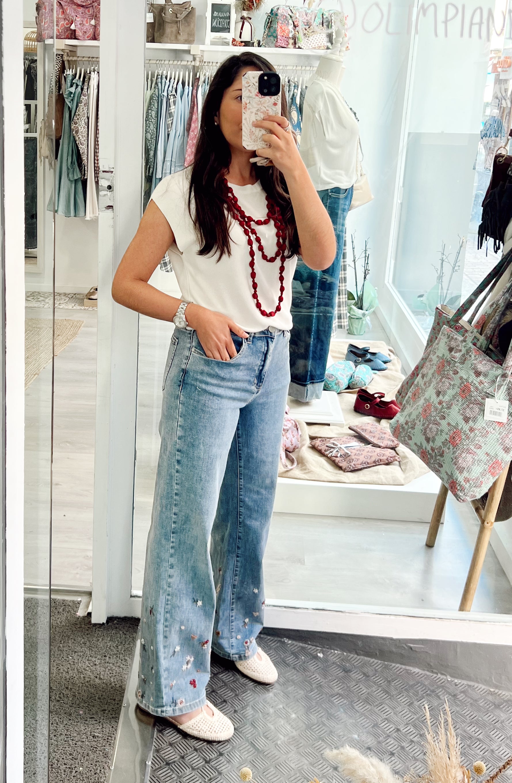 Vaquero Flores Bordadas