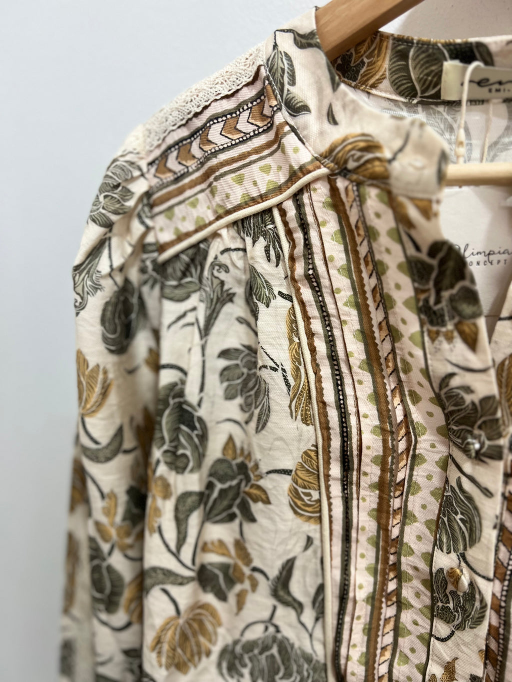 Blusa Flor Kaki