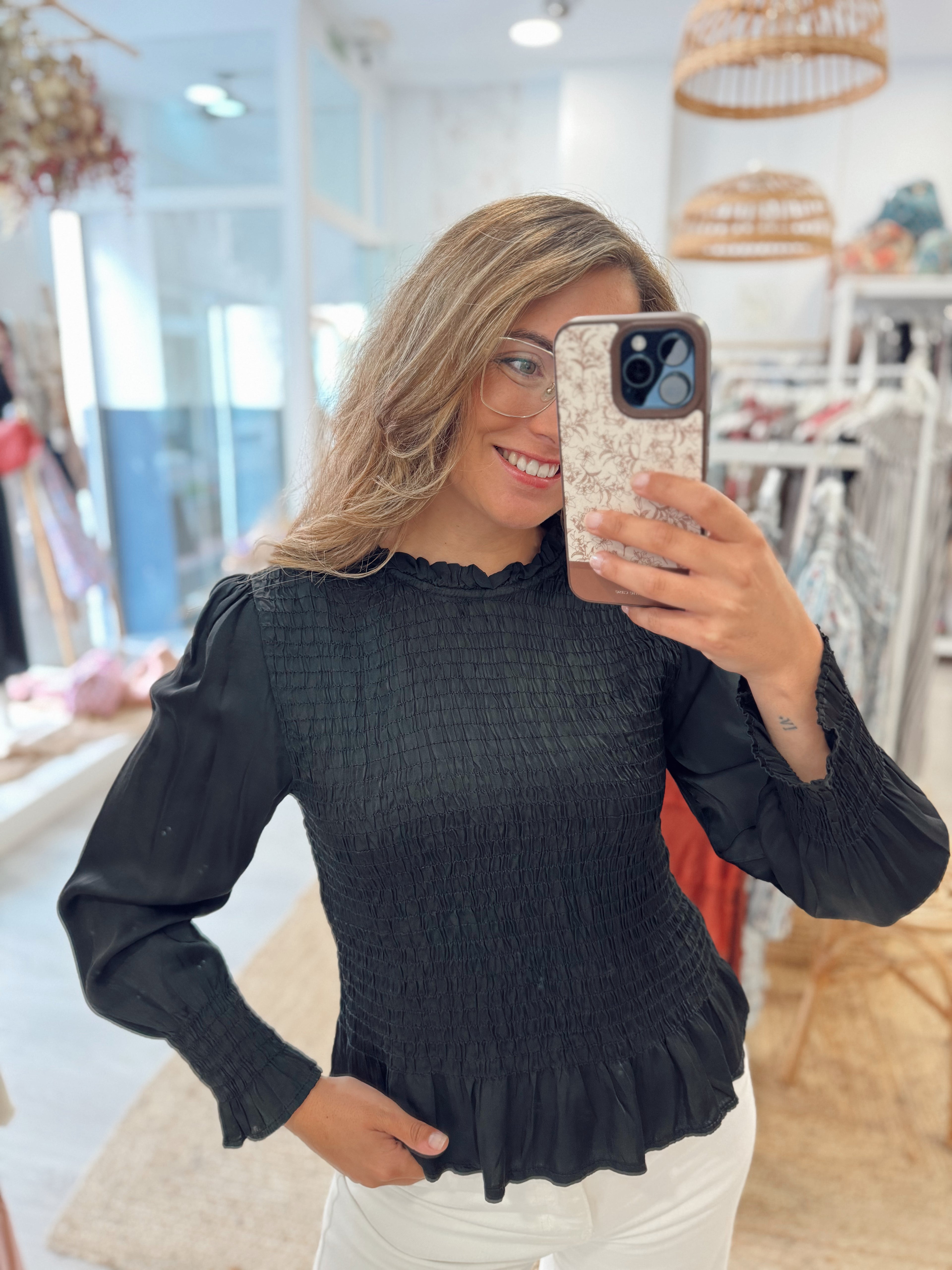 Blusa Raso Frunce Black