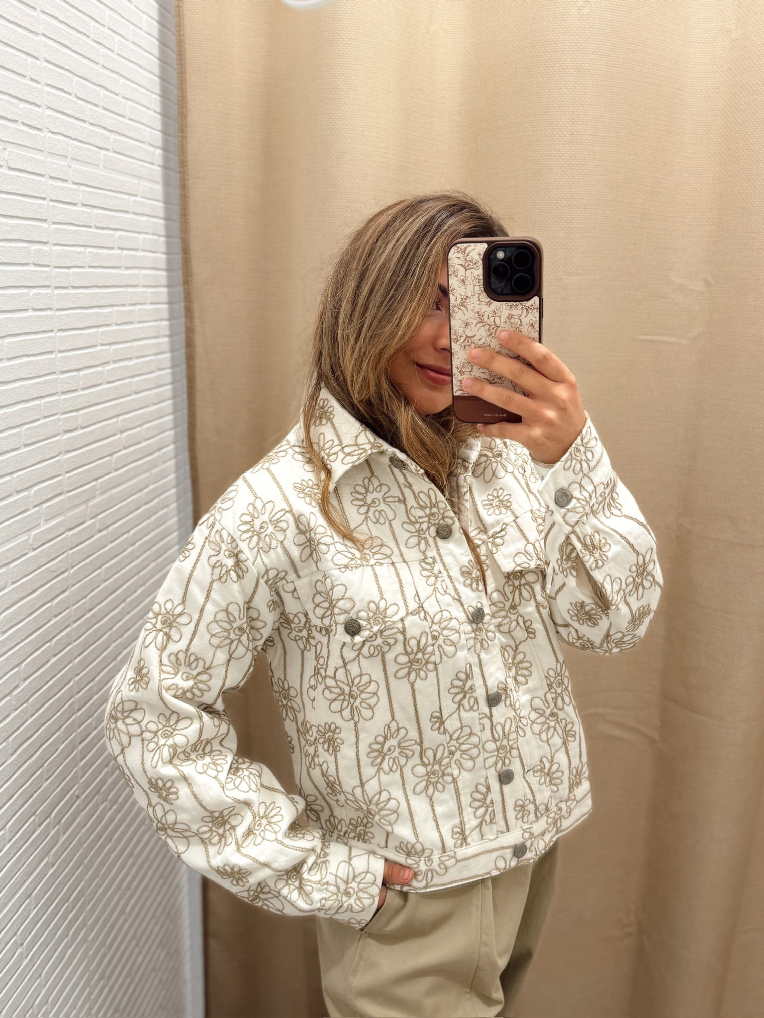 Chaqueta Bordada Flor Beige