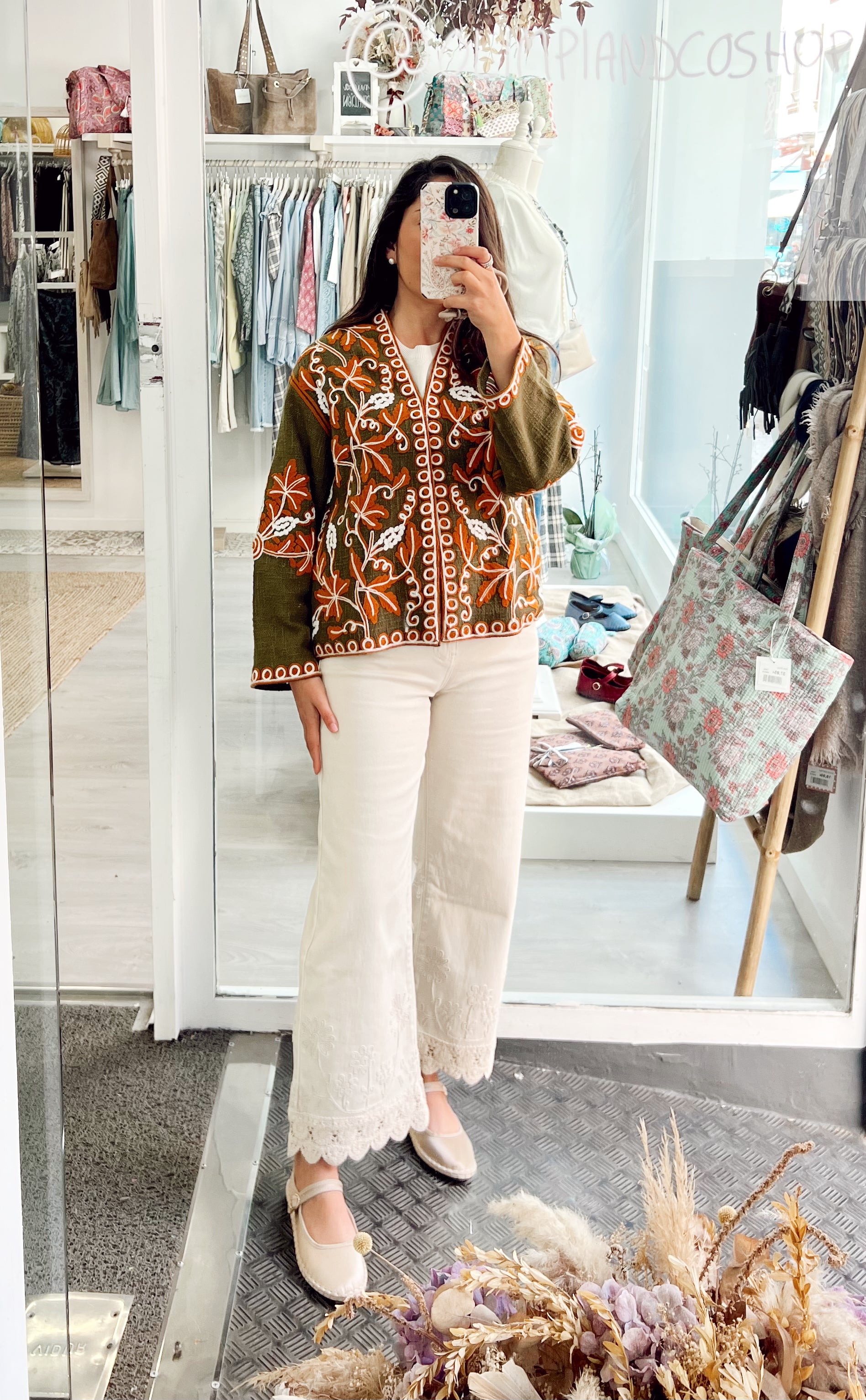 Pantalón Beige Puntilla