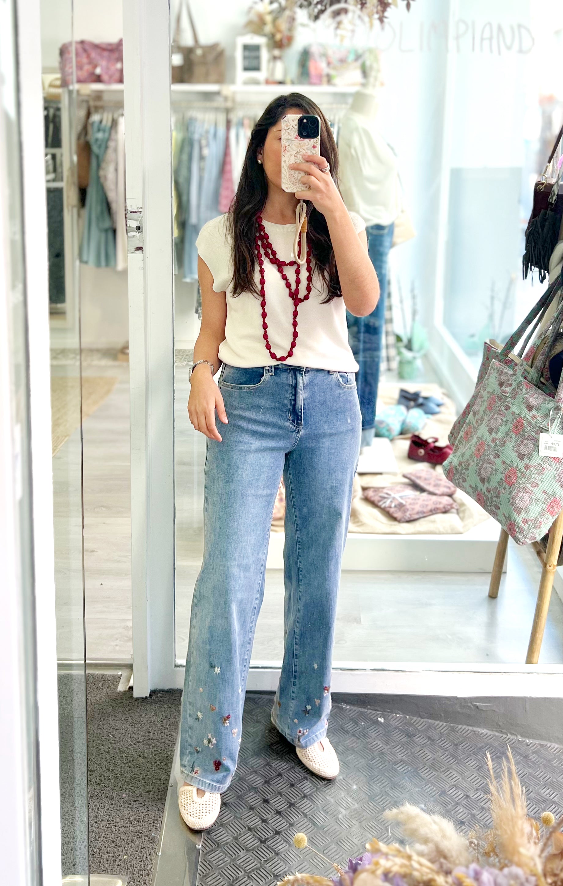 Vaquero Flores Bordadas