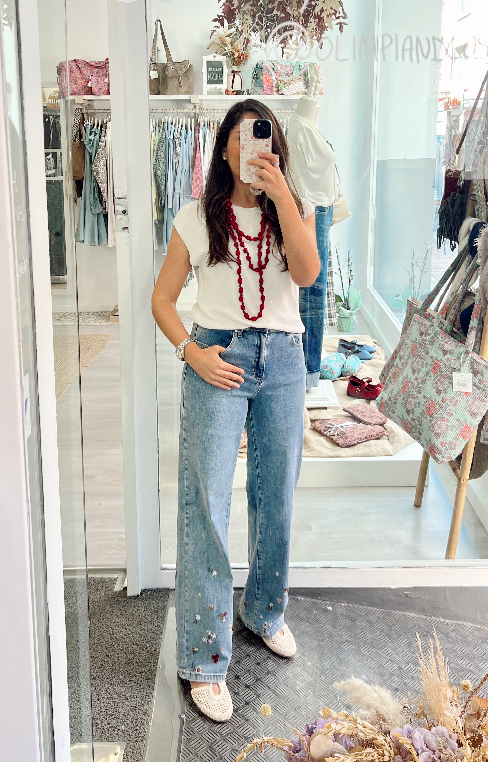 Vaquero Flores Bordadas